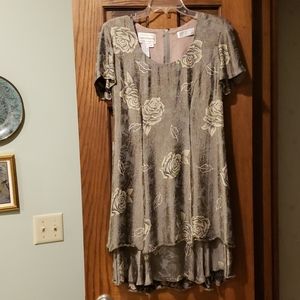 Karin Stevens tiered floral dress